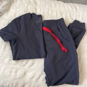 Figs Women’s 3 pocket Casma Top &Zamora high waisted waisted jogger